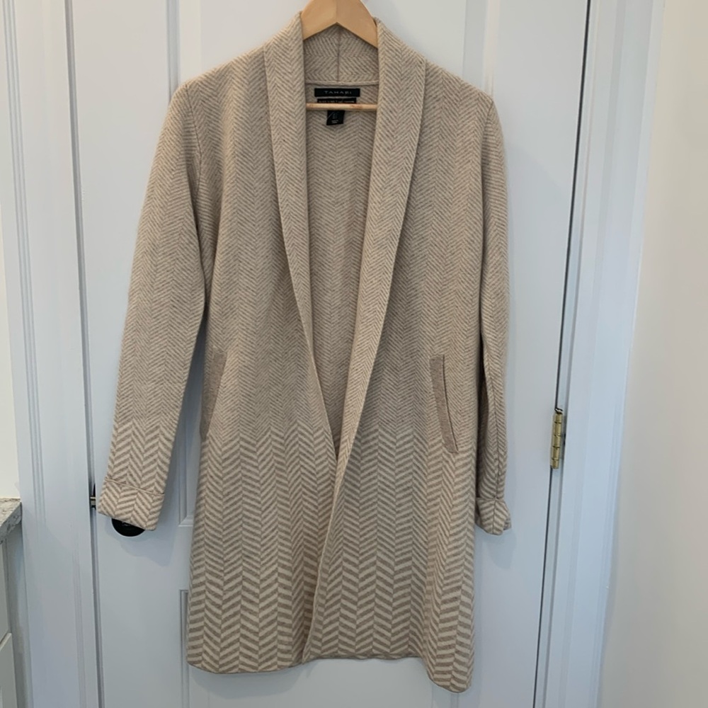 Tahari cashmere sweater